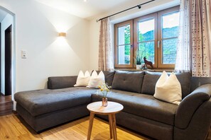 Living area - Vrbo Property (Schönau am Königssee)