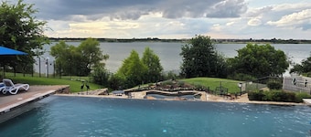 Cozy Private 1-bedroom Bed and Breakfast house with AC in pleasant The Colony