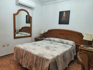 Iron/ironing board, internet, bed sheets