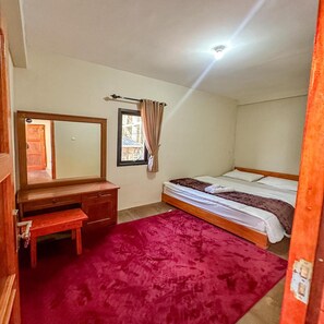 Villa, 2 Bedrooms | Desk, free WiFi - Zambrud Villa Dieng (Jawa Tengah)