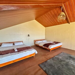Desk, free WiFi - Zambrud Villa Dieng (Jawa Tengah)