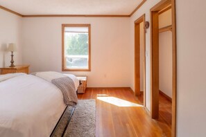 4 chambres, bureau, Wi-Fi gratuit, draps fournis