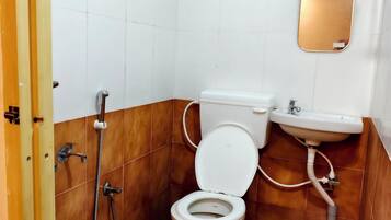 Standard Double Room | Bathroom | Shower, free toiletries, towels, soap
