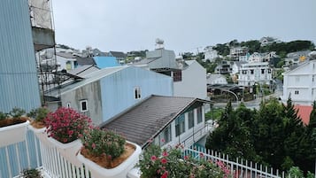 Executive Double Room, Balcony, City View | Property grounds