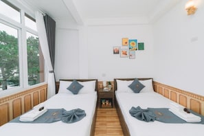 Deluxe-Doppel- oder -Zweibettzimmer, Stadtblick | Bügeleisen/Bügelbrett, kostenloses WLAN