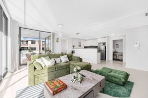 TV - Hillsdale 3BR|Eastgarden&UNSW with Parking (Hillsdale)