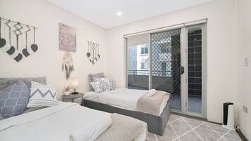 Iron/ironing board, WiFi, bed sheets