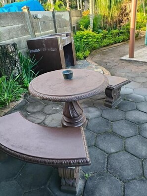 Standardzimmer, Terrasse, Poolblick | Speisen im Freien
