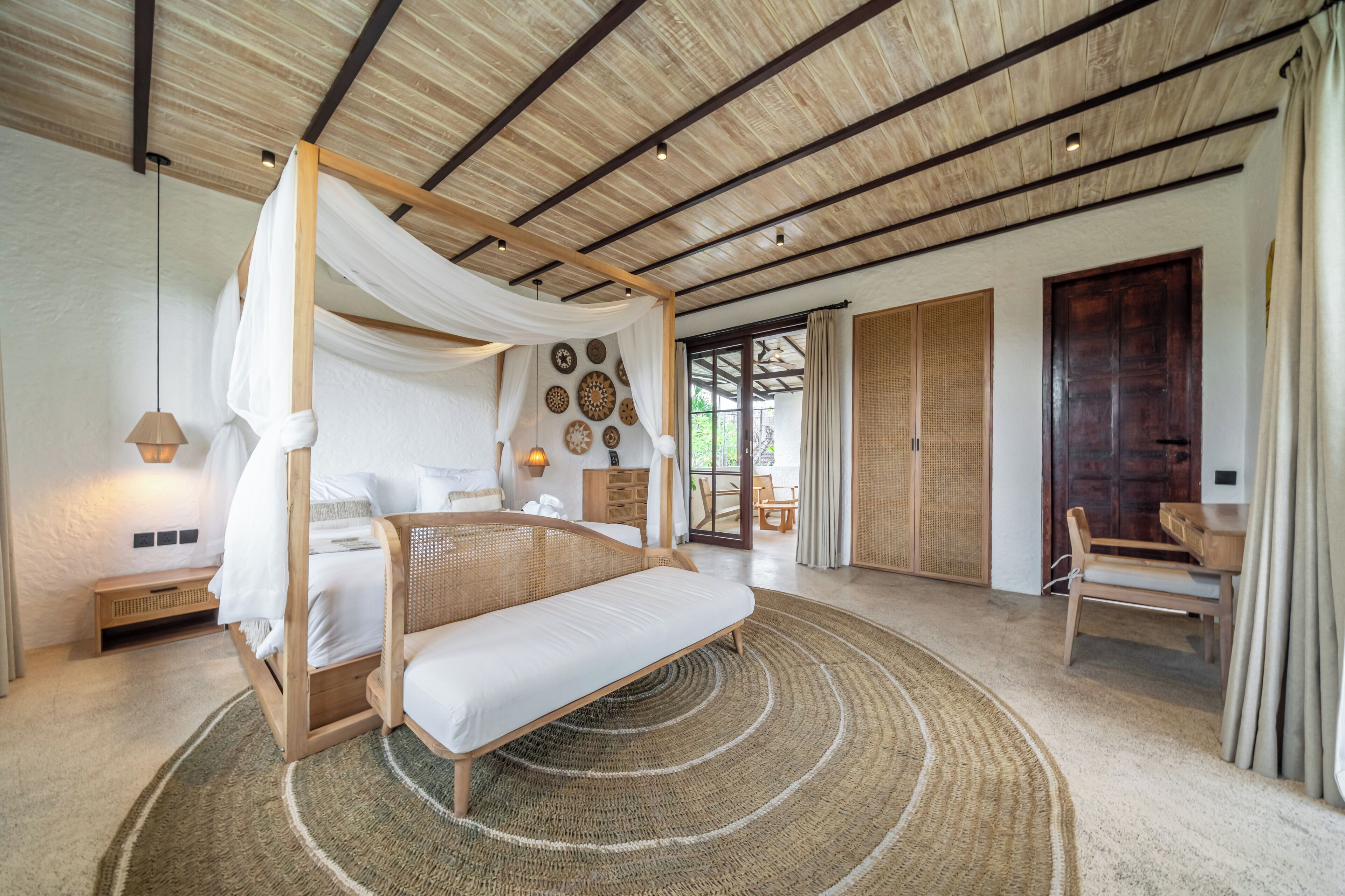 Egyptian cotton sheets, premium bedding, in-room safe
