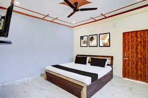 Deluxe Room | Rollaway beds, free WiFi, bed sheets - Dharam Hotel (Mussoorie)