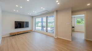 Basic Room, 3 Bedrooms (Private House B) | 3 bedrooms, free WiFi - Gangneung Sacheon Bom House (Gangneung)