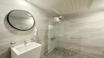 Basic Studio | Bathroom | Slippers