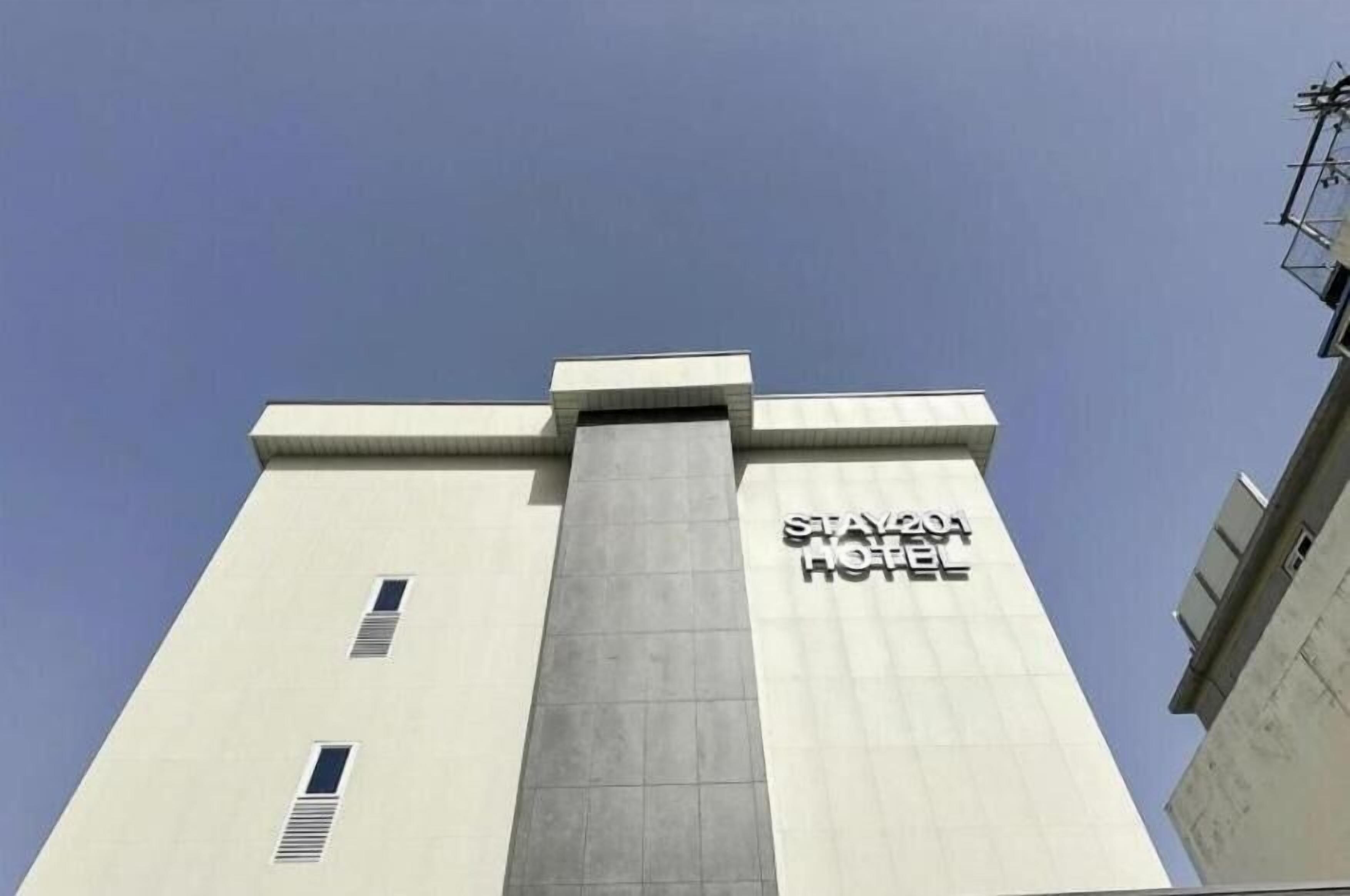 Basic Studio | Exterior