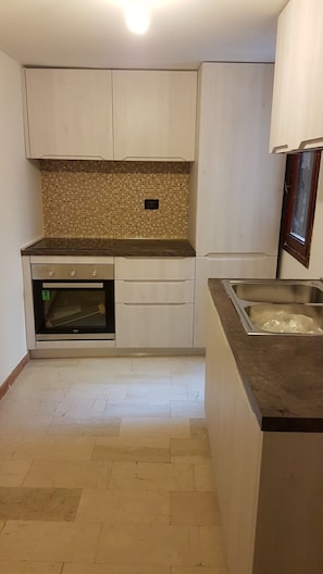 Private kitchen - Vrbo Property (Venezia)