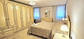 Room - Vrbo Property (Venezia)