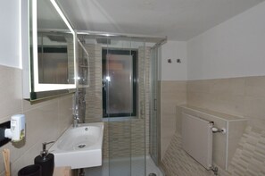 Bathroom - Vrbo Property (Venezia)