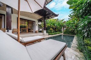 Villa Luxury, vista piscina | Vista dalla camera