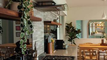 Fridge, microwave, oven, stovetop