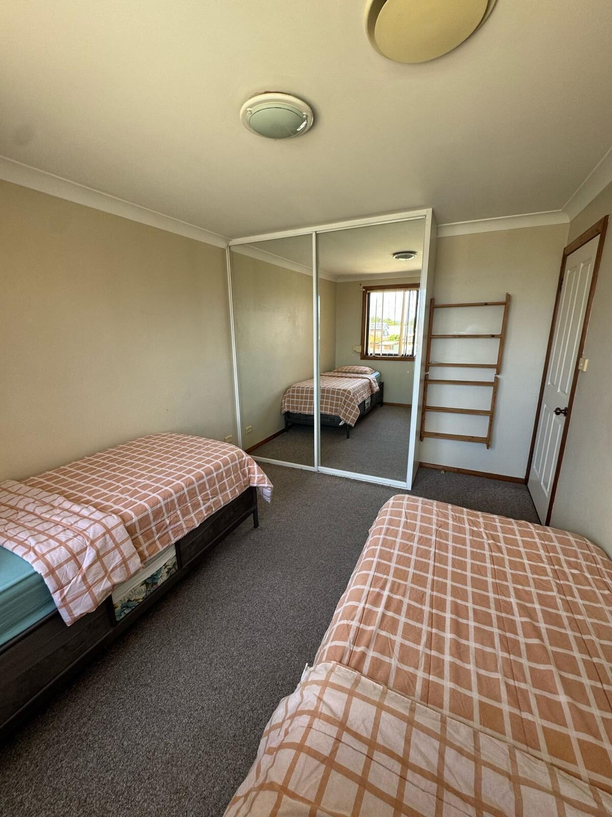 9 bedrooms, iron/ironing board, WiFi, bed sheets