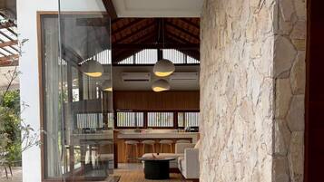 Luxury Villa, 3 Bedrooms, Pets Allowed, Mountain View | Interior