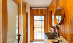Luxury Suite, Multiple Beds, Pets Allowed, Mountain View | Bathroom | Hair dryer, towels, soap, shampoo - Malai Khaoyai (Pak Chong)