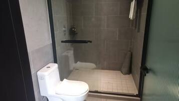 Comfort Double Room, Lake View | Bathroom | Slippers, towels, soap, shampoo