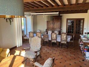 Interior - agritourisme guesthouse (Moux-en-Morvan)