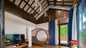 Phòng đôi Superior, 1 giường đôi, hiên, quang cảnh thung lũng | Chăn bông, bàn, màn/rèm cản sáng, phòng cách âm