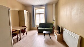 Living area - Le petit Foch, a 2-room apartment in Rumaucourt (Rumaucourt)