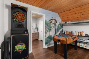 Spielezimmer