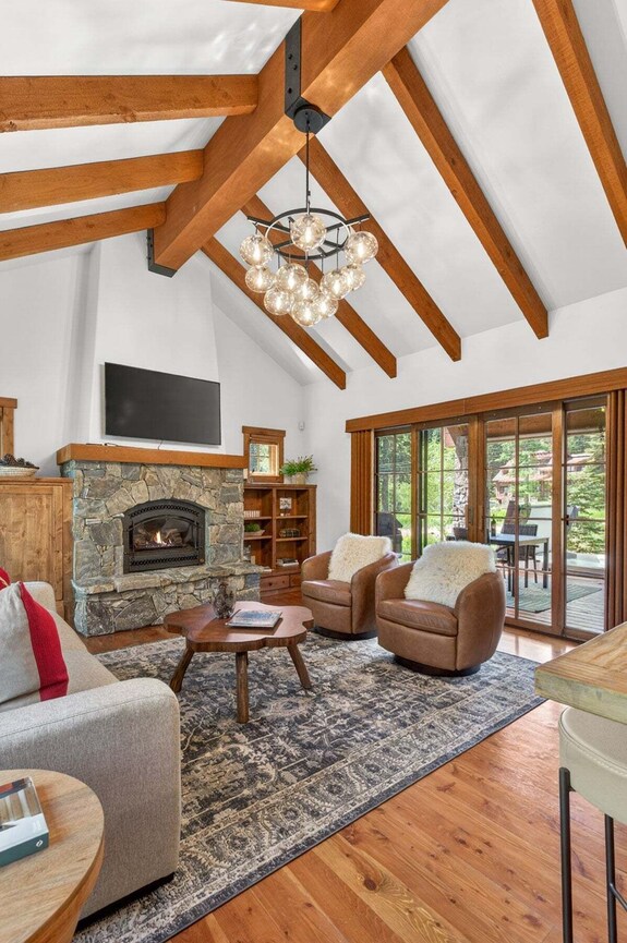 Luxury Tamarack Cottage | Ski-in/ski-out | Hot Tub | Walk To Village - Tamarack Ski Resort, ID