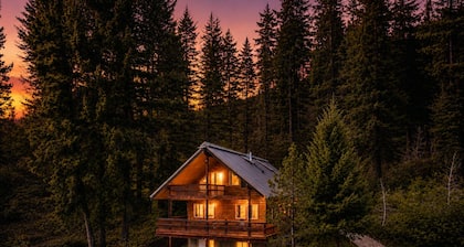 Lakeview Log Cabin | Walk to Beach | Fire Pit + More
