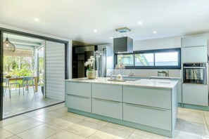 Private kitchen - Vrbo Property (Saint-Pierre)