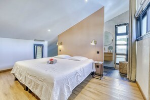 Room - Vrbo Property (Saint-Pierre)