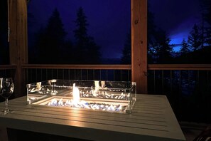 Property grounds - Lake Access + Water Views: Bottle Bay Family Home! (Sagle)
