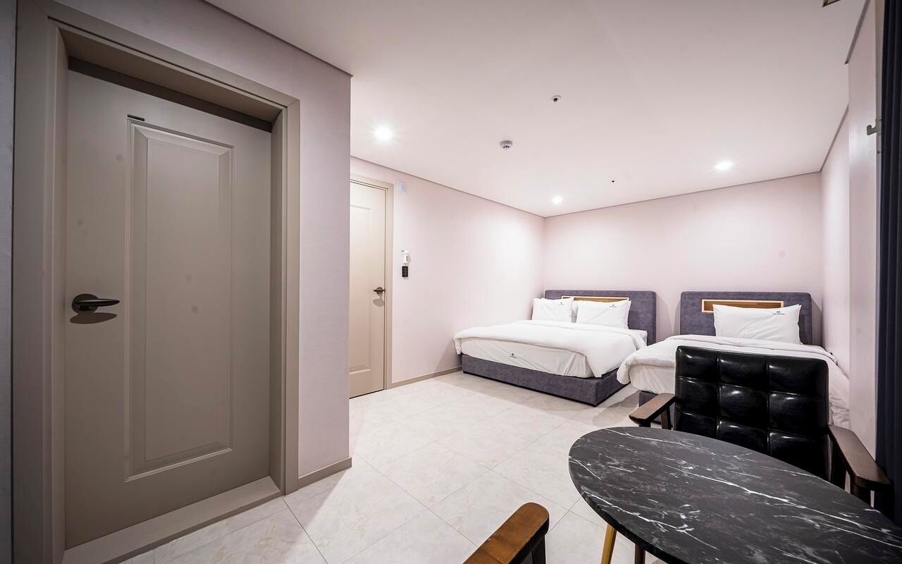 Twin Room | Premium bedding, blackout drapes, free WiFi, bed sheets