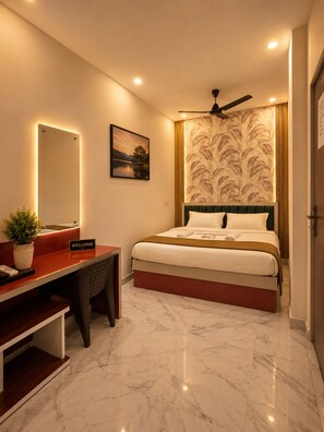 Classic Room | Free WiFi - Hotel Golden Regency (Kolkata)