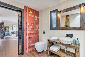 Bathroom - Vrbo Property (Mira de Aire)