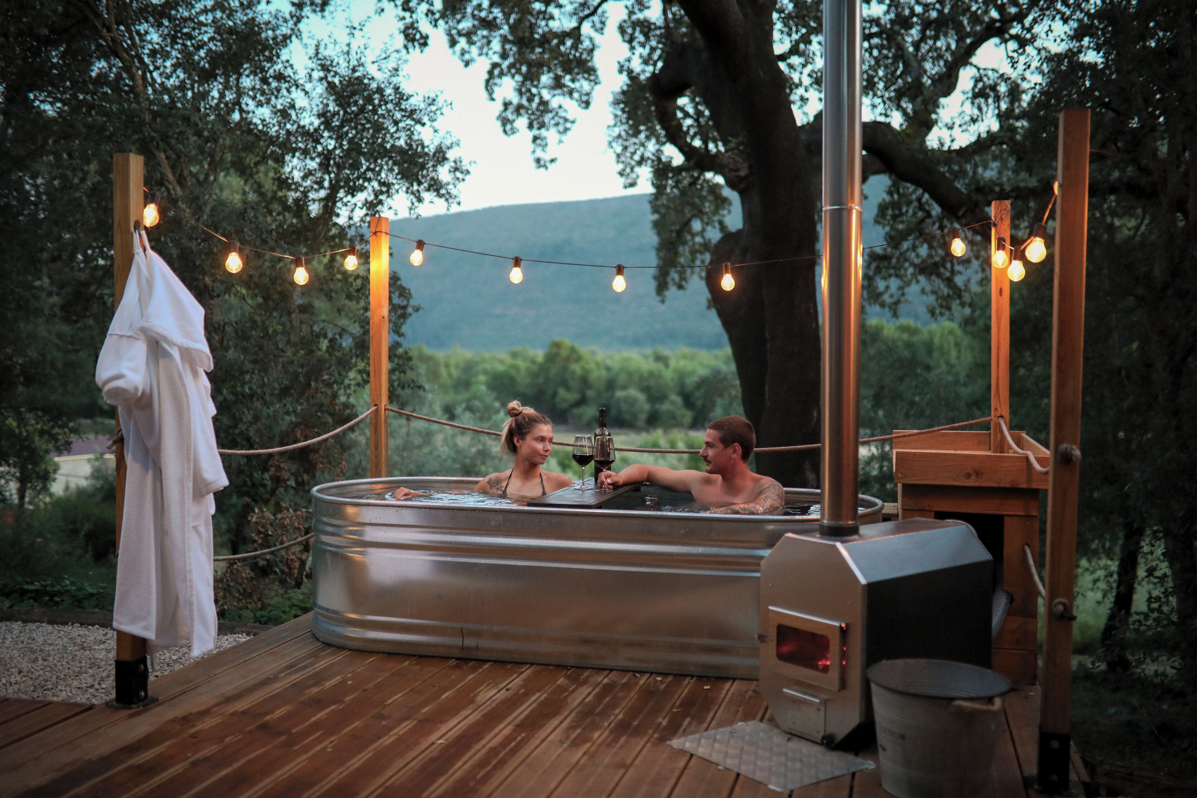 Outdoor spa tub