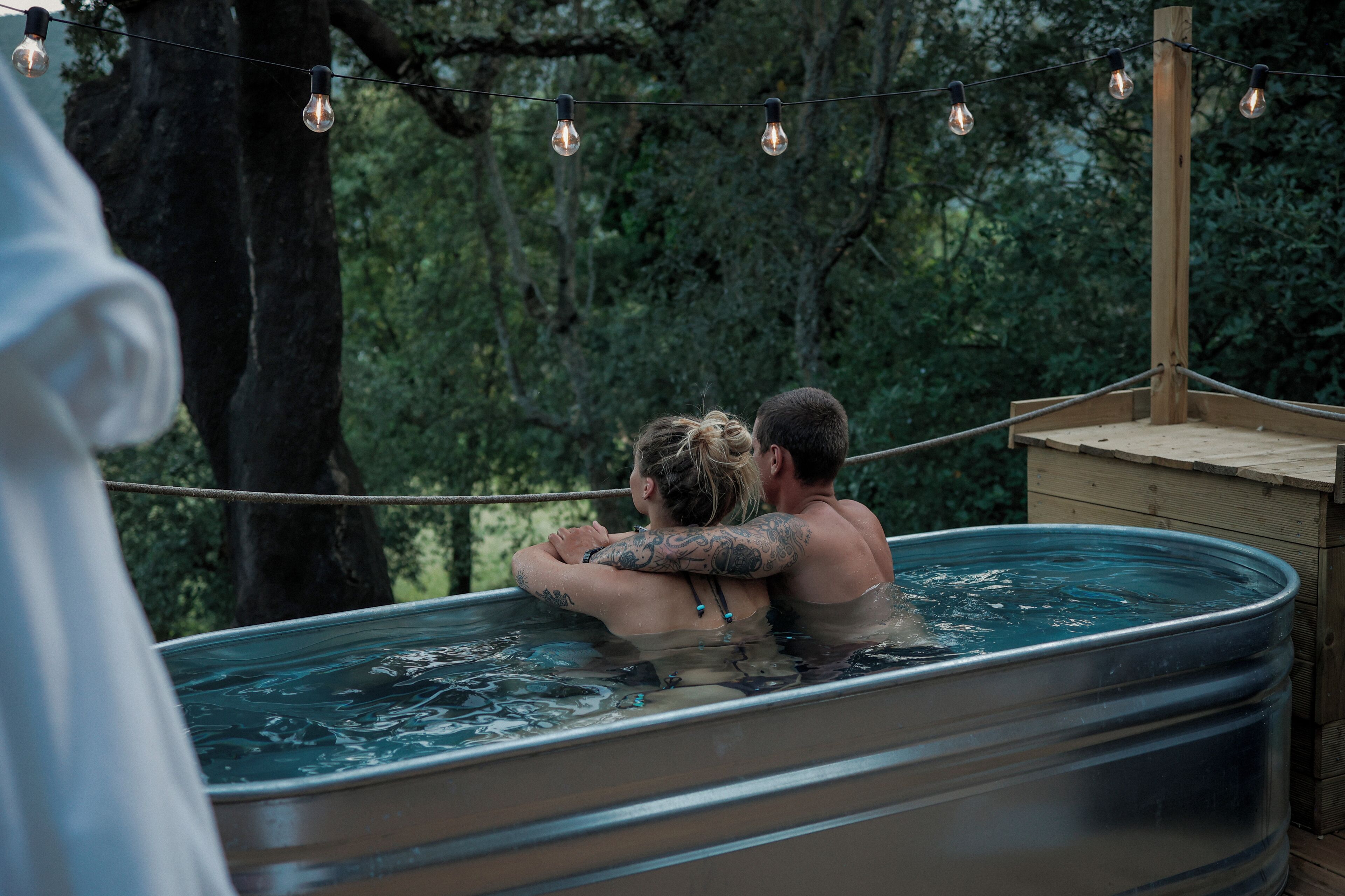 Outdoor spa tub