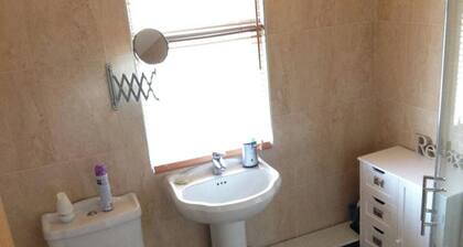 Room-serene House Rental in Kent! Privat