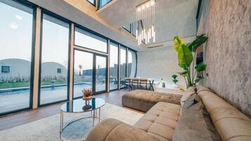 Suite, Mountain View | Living area