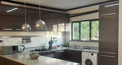 Light-Filled 2BR 2BA Spacious Apartment