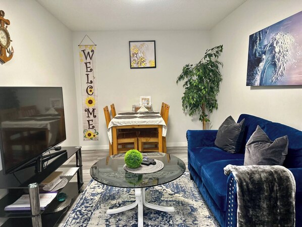 Living area - Cozy Private Suite Near Stoney & Deerfoot Trails (Calgary)
