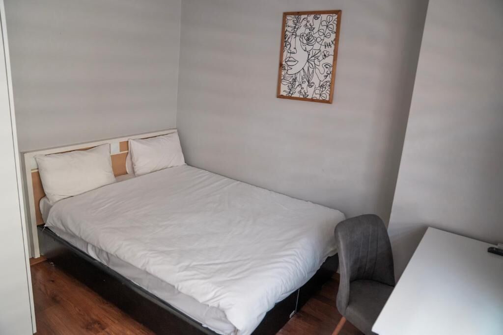 1 Schlafzimmer, Bügeleisen/Bügelbrett