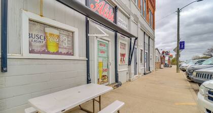 7 Mi to Lake Cochrane: Quaint Gary Getaway!