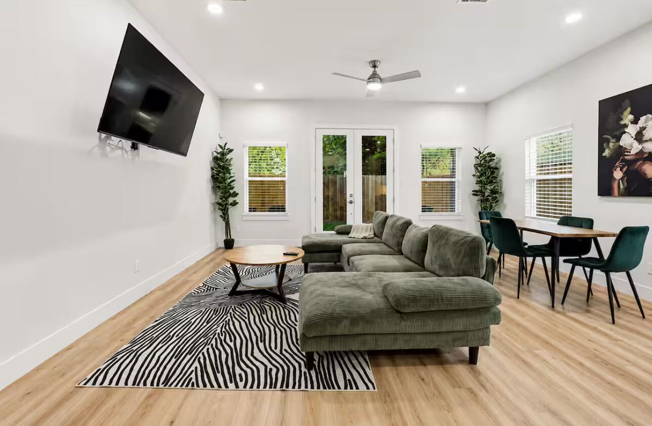 Luxury Townhome | Living area