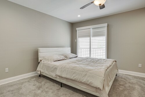 Gateway to New Orleans! Modern Condo w/ Pool