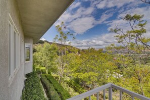 Property grounds - Combined Retreat w/ Epic Views in Simi Valley! (Simi Valley)