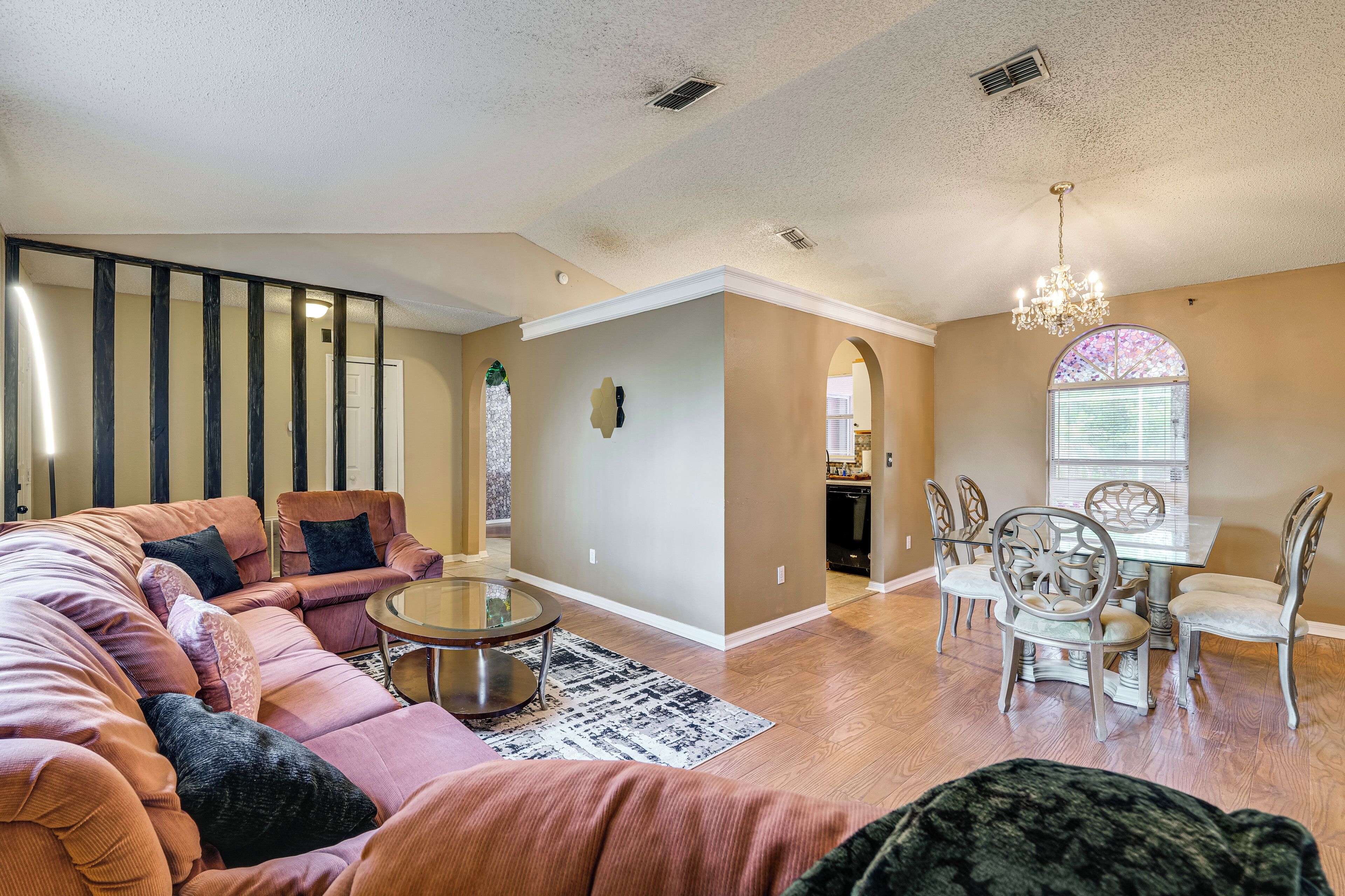 Themed Interior, Poolside Fun! Villa Near Disney - Davenport, FL